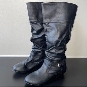 Black Women’s Faux Leather Boots Size 8.